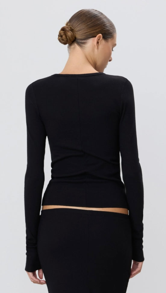 LONG SLEEVE FITTED TOP (black)
