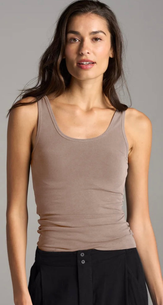 Delphine Scoop Neck Tank (fanshell)